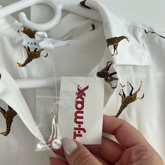 CUTE BLOUSE high low hem - Picture 3 of 3